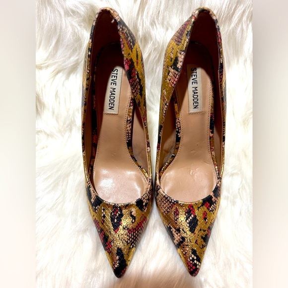 Steve Madden Gold and Black Snakeskin Women's Heels - Picture 1 of 7